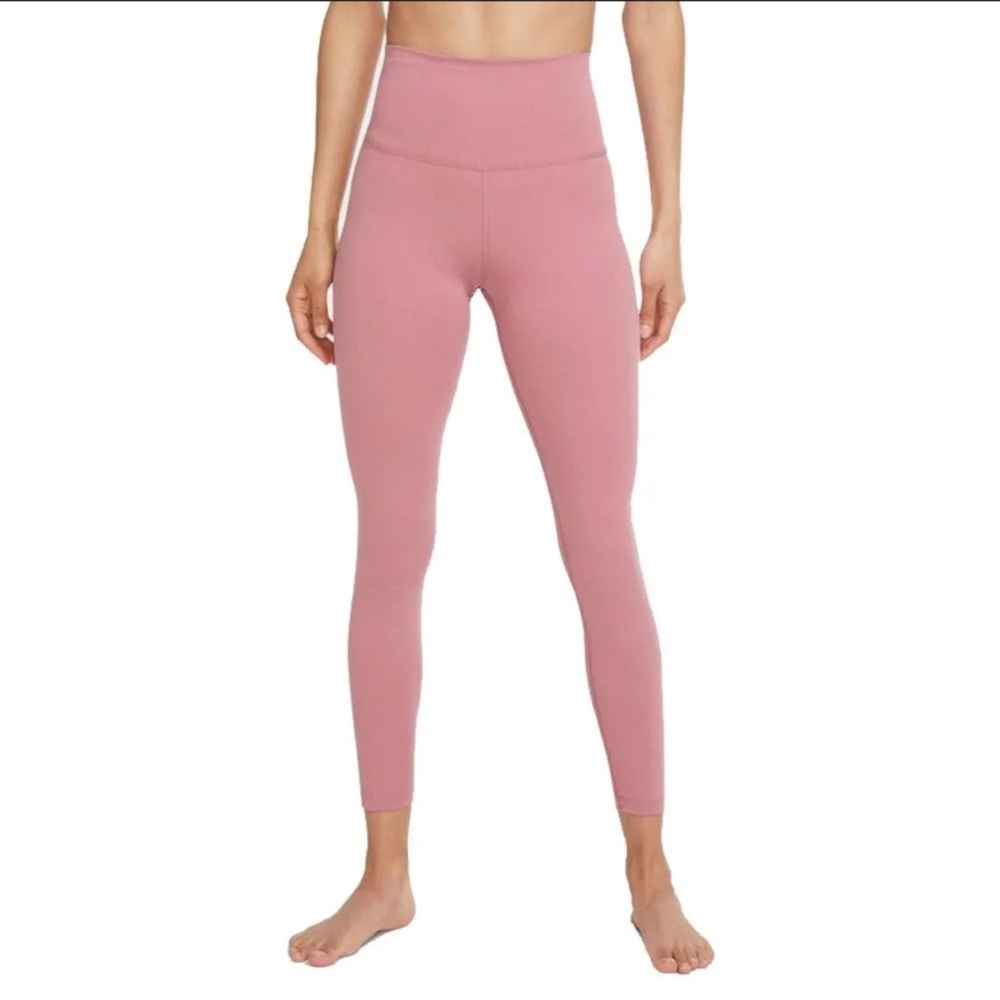 Nikes Womens Yoga 7/8 Leggings
